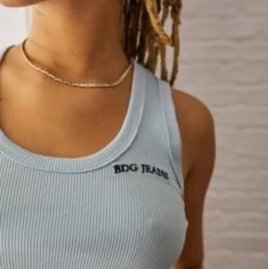 urban linne - säljer blått linne köpt i Urban outfitters, använd ungefär 4 ggr alltså nyskick🤍🤍