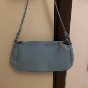 Ljusblå fin väska  - Jättefin oanvänd väska💙