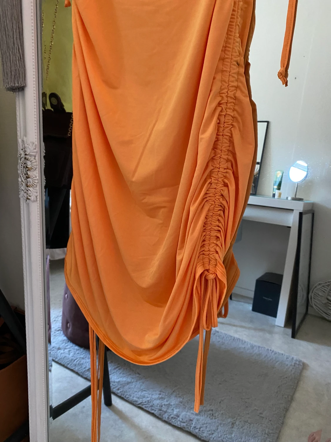 ORANGE KLÄNNING FRÅN NELLY - 90