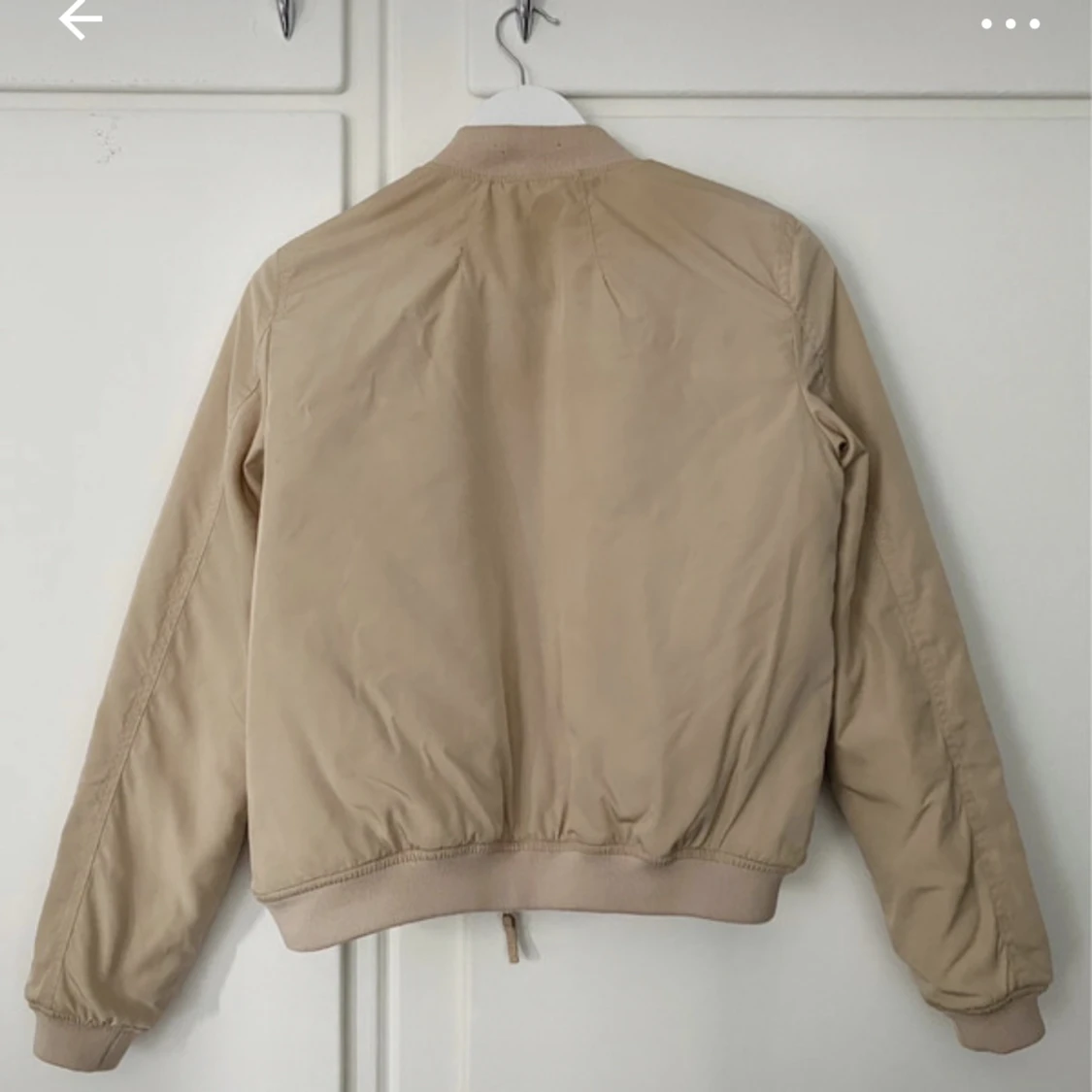 Beige bomberjacka - 91