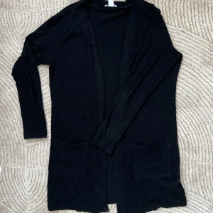 Cardigan  - Helt ny och oanvänd cardigan 