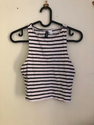 Black and white striped crop top - Black and white striped crop top