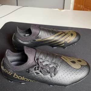 New Balance Furon v7 FG fotbollsskor 40,5 - New Balance Furon v7 Storlek 40,5 I nyskick, endast testade 2 ggr Nypris 2100kr Mitt pris 1100kr