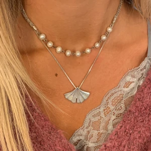 Silver halsband! - Äkta 925 silver! Halsbandet är ifrån pilgrim💘 Bra skick!