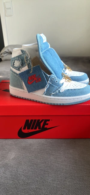 Denim Jordan 1 High - Helt nya köpte fel storlek 