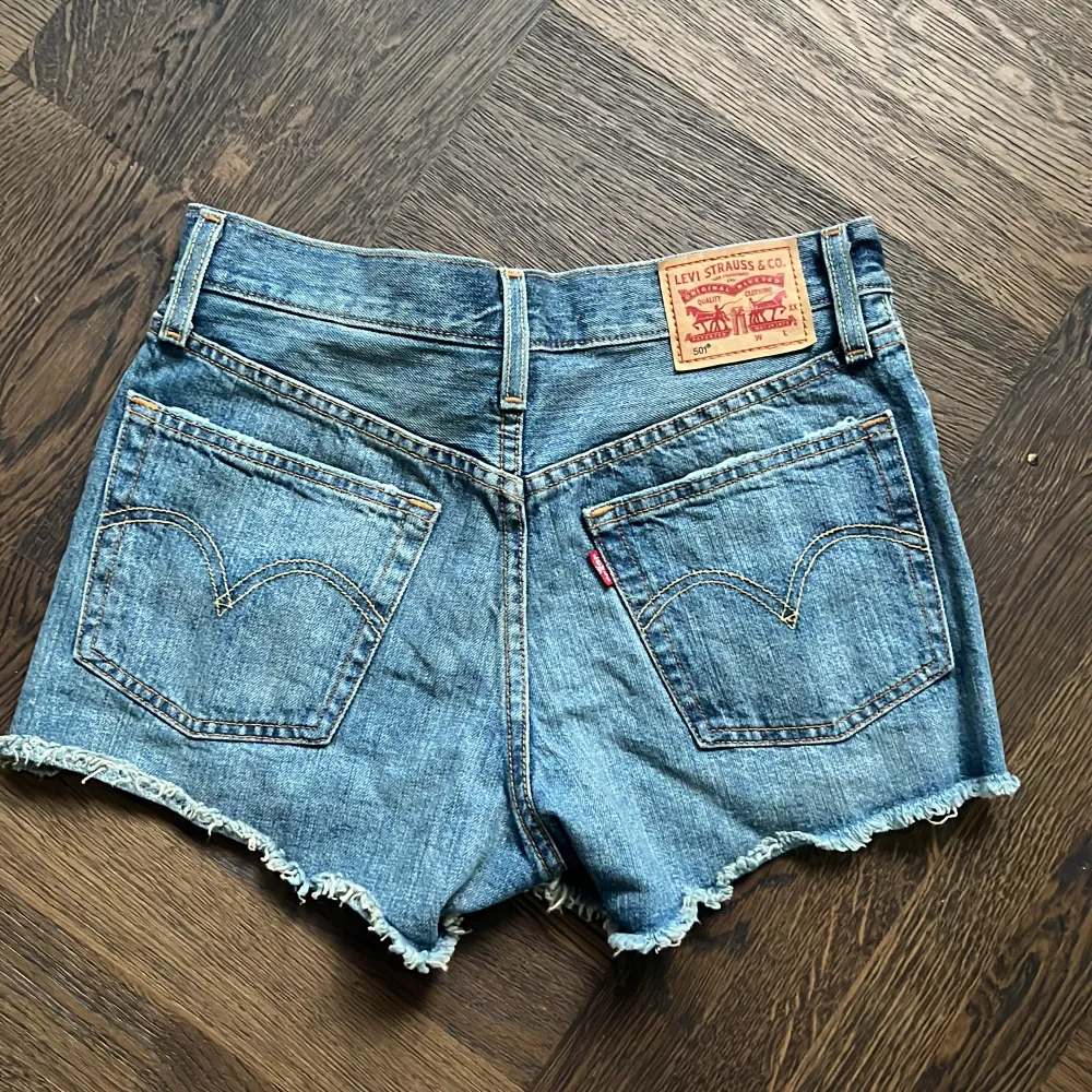 Ett par snygga blåa shorts från Levi’s . Shorts.