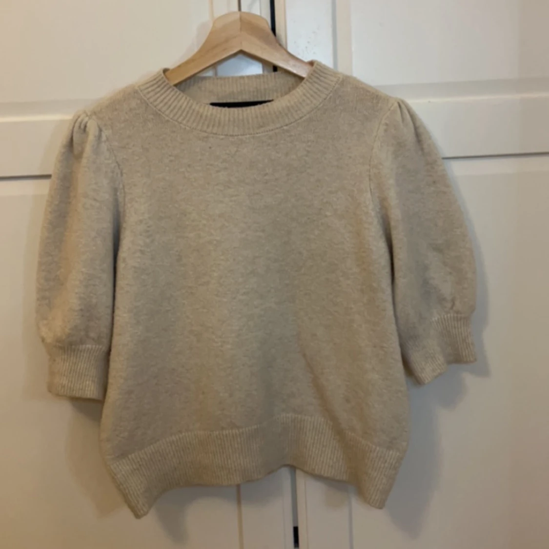 Kortärmad stickad tröja - 90