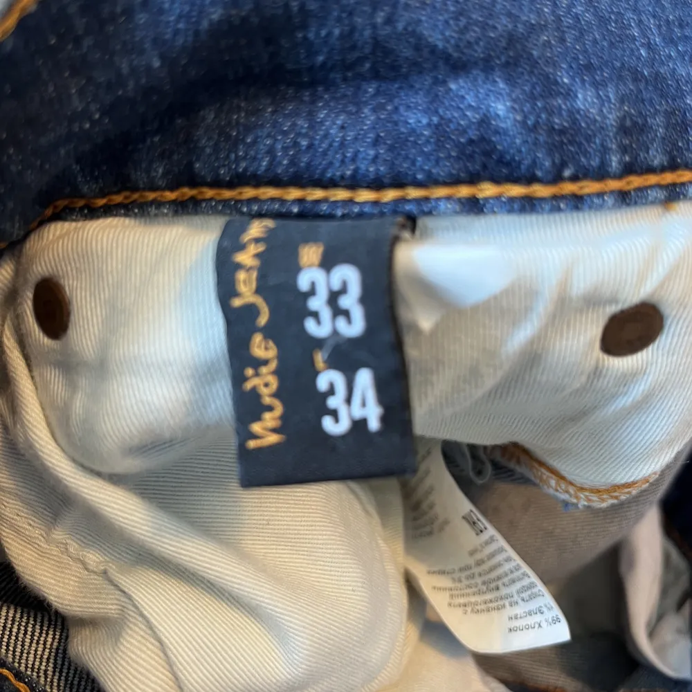 Nudie Jeans i W33 och L34 i ett gott skick! Lite urtvättade men skulle ändå säga true to size!. Jeans & Byxor.