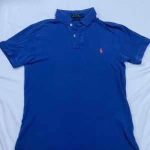 Ralp lauren piké  - Hej Säljer nu min fina ralp lauren piké som inte används längre. Inga skador eller märken, skriv om ni har några frågor.