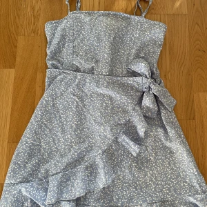 Klänning  - Säljer denna söta klänning. Är i fint skick!