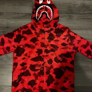 Bape hoodie - Inte äkta Pris diskuteras  Mvh