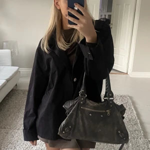 Svart trenchcoat - Svart stretchcoat, overzided på xs-s, passar även m 💓💘