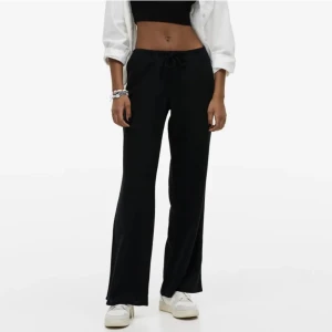 Linnebyxor  - As snygga Linnebyxor från hm som tyvärr börjar bli lite för små för mig💕storlek XXS men passar ungefär mig med s💕