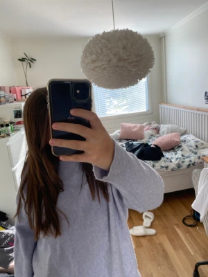 Zara tröja  - Använd men inga hål eller skador bara nopprig. Säljer billigt för vill bli av med snabbt! Köp gärna via ”köp nu” 