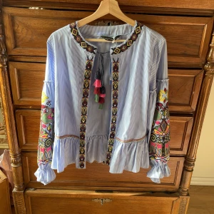 Jättesöt blusn - Super fin och unik blus från zara💞💞