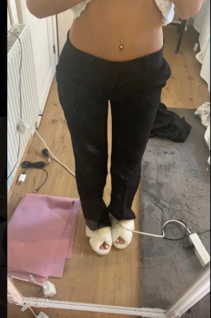 Kostymbyxor  - Säljer nu mina fina kostymbyxor ifrån Nelly då dom inte kommer till avädning längre tyvärr