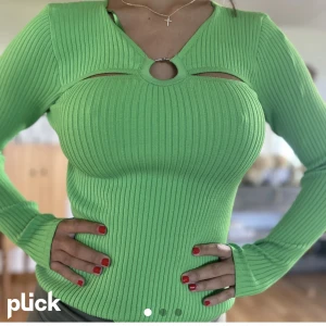 Grön topp ifrån Nelly  - Grön topp ifrån Nelly oanvänd i storlek xs