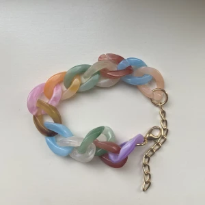 Multifärgat armband  - Oanvänt armband 