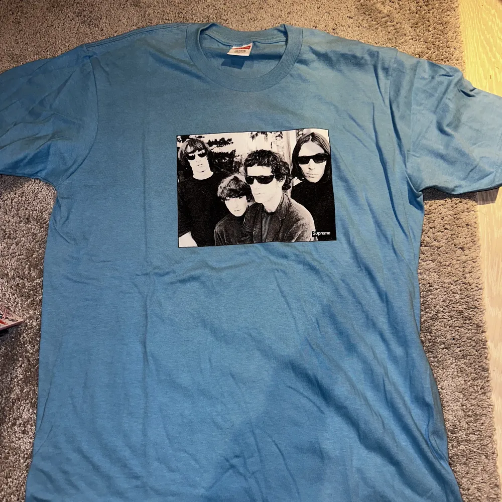 Supreme x The Velvet Underground. Size M. 10/10 Cond.. T-shirts.