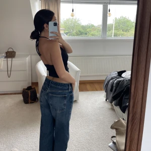 Svart topp - Svart topp från Bikbok, aldrig använd 💖