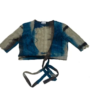 Glittrig Bolero - Bolero med paljetter, aldrig använt. Kontakta mig vid frågor💕