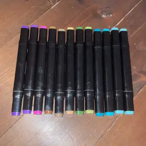 Säljer dessa pennor från panduro 10kr styck   120 för alla 