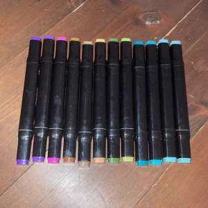 Pennor - Säljer dessa pennor från panduro 10kr styck   120 för alla 