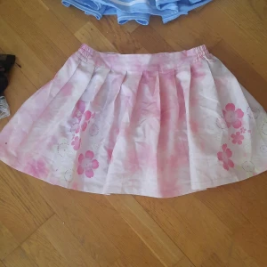 Kawaii kjol! - Storlek; SMALL