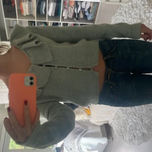 Tröja - Sååå fin och skön stickad tröja med volanger🔥😻