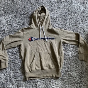 Champion hoodie - Skit snygg champion hoodie, storlek S. Bra skick.