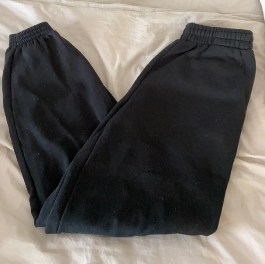 Svarta mjukisbyxor