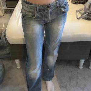 Lågmidjade Jeans - Skitsnygga, knappt använda