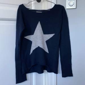 Cool stickad tröja med stjärna från Hunkydory😋