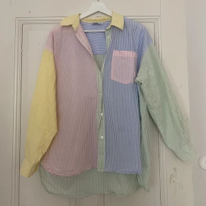 Skjorta - Super fin somrig skjorta! Inga tecken på användning, köptes 2021. Skriv för fler bilder!!