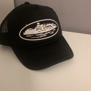 corteiz keps  - corteiz keps aldrig använd då den inte passar mig 