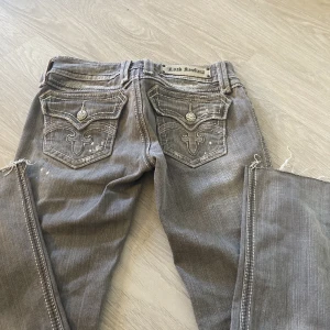 Jeans - Skriv för information 😻