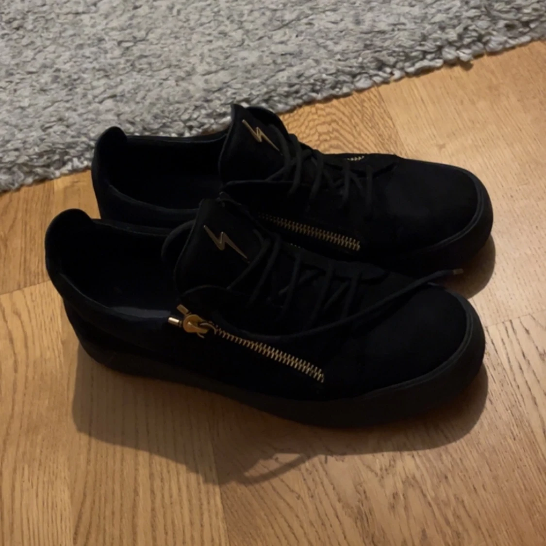 Guizeppe Zanottis Svart/Guld - 91