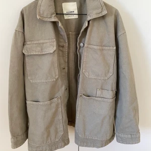 Grön jacka  - Super snygg grön jacka 💚💚 storlek M 💚 Pris diskuteras!