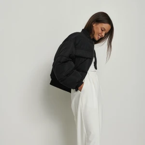 Nakd bomber jacket  - Bomber jacka ifrån nakd storlek 36 🤍 Oversize i storleken  Väldigt bra skick  Nypris 700kr