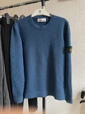 Stone Island Tröja Herr - Använd 3-4 gånger Köpt i London Kan sänka priset vid snabb affär   Finns i Malmö 