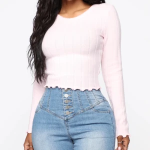 Babypink Topp - Babypink Sweater Topp.    Storlek: XS.  Butik/Märke: Fashion Nova. 