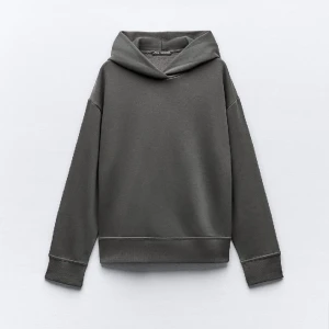 Zara hoodie - Hoodie från zara i färgen antracitgrå, nyskick❤️‍🩹