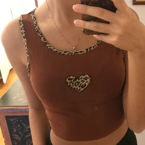 Top - Jätte fin top från Shein. Snygg och i bra skick  men ej min stil. Är från 12-13 år men skulle säga är en Xs. Säg till för pris och om fler bilder 😊