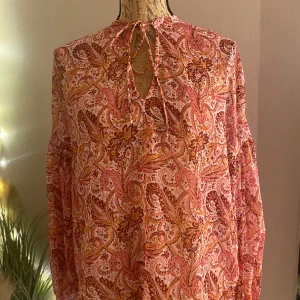 Blus - Super fin blus ifrån ginatricot, används ej:)