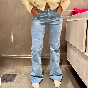 Manchester byxor! - Snygga blåa Manchester byxor! MIDJEMÅTT:76cm INNERBENSLÄNGDEN:83cm