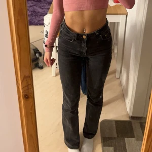 Bootcut Jeans  - Bootcut jeans som inte kommer till användning mer