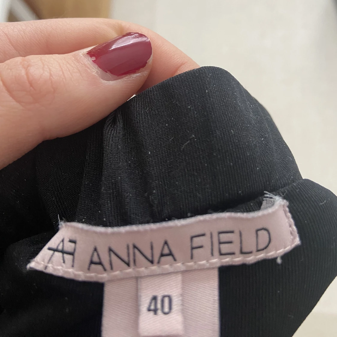 Svart spetskjol - 91