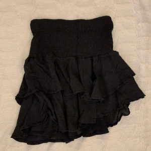 Kjol - Kjol ifrån shein som inte används, man kan ha den som topp också🤍