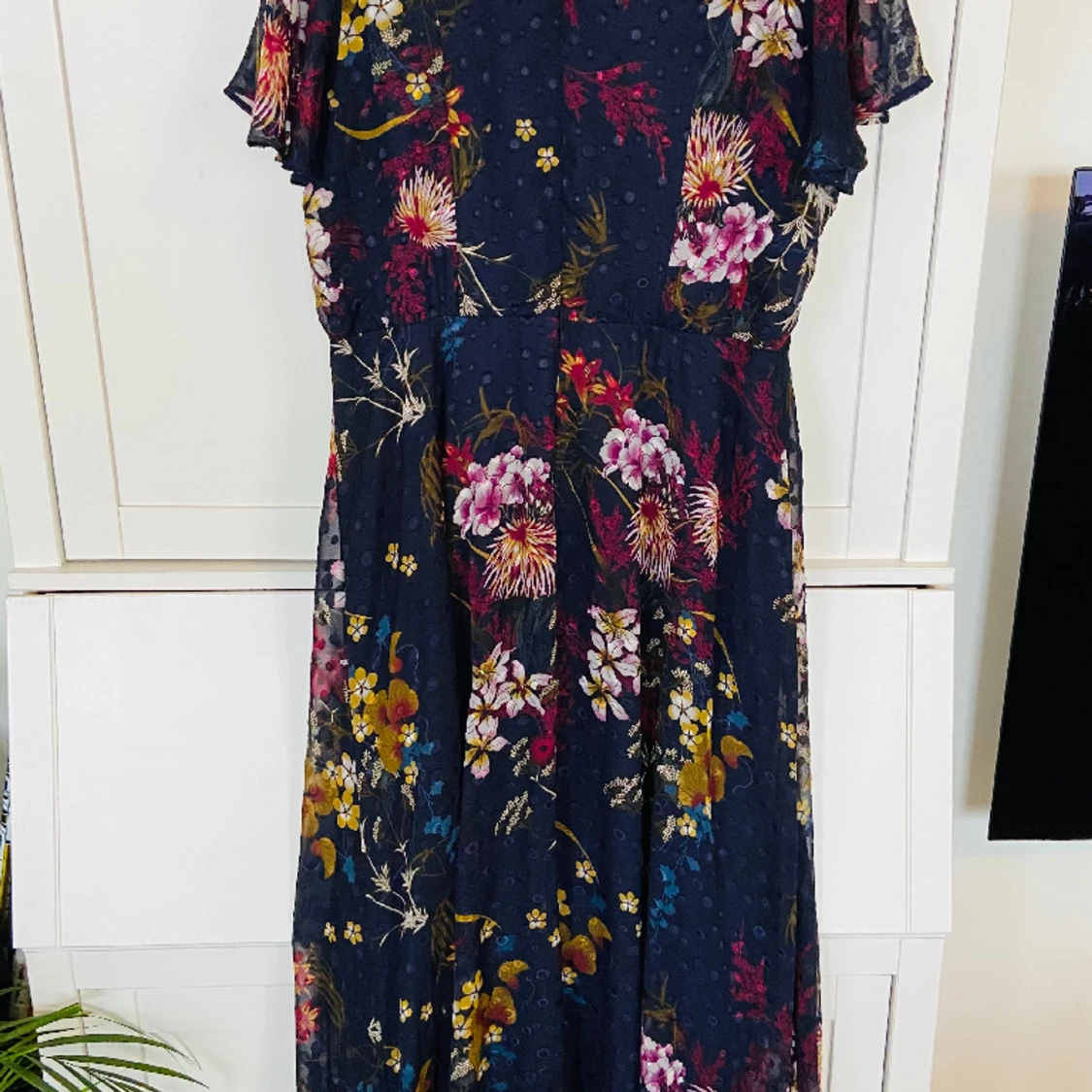 Fin blommig långklänning  - 90