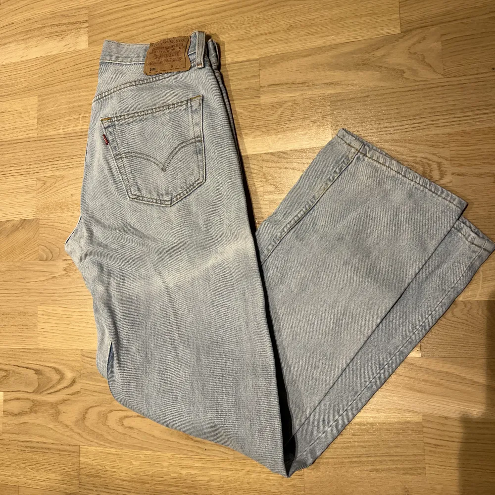 Levis Jeans passar en 36-38 💕. Jeans & Byxor.